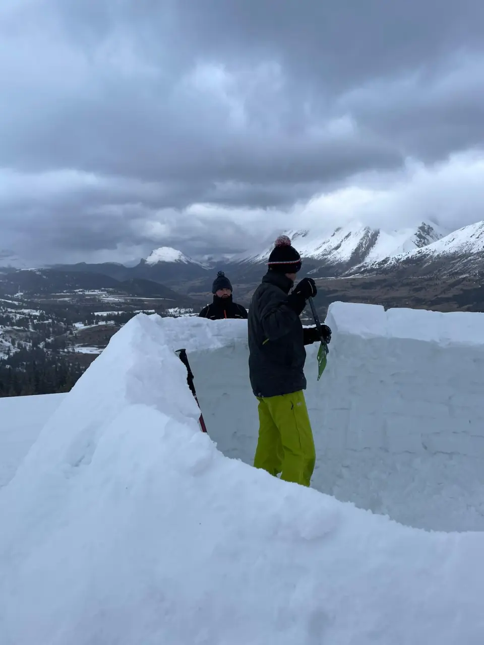Costruzione igloo in mattoni - Alpi
