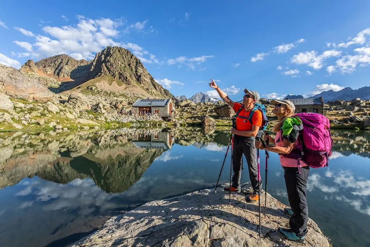 Rifugio e Lago di Vallonpierre - Foto: Thibaut Blais, Parco Nazionale degli Ecrins