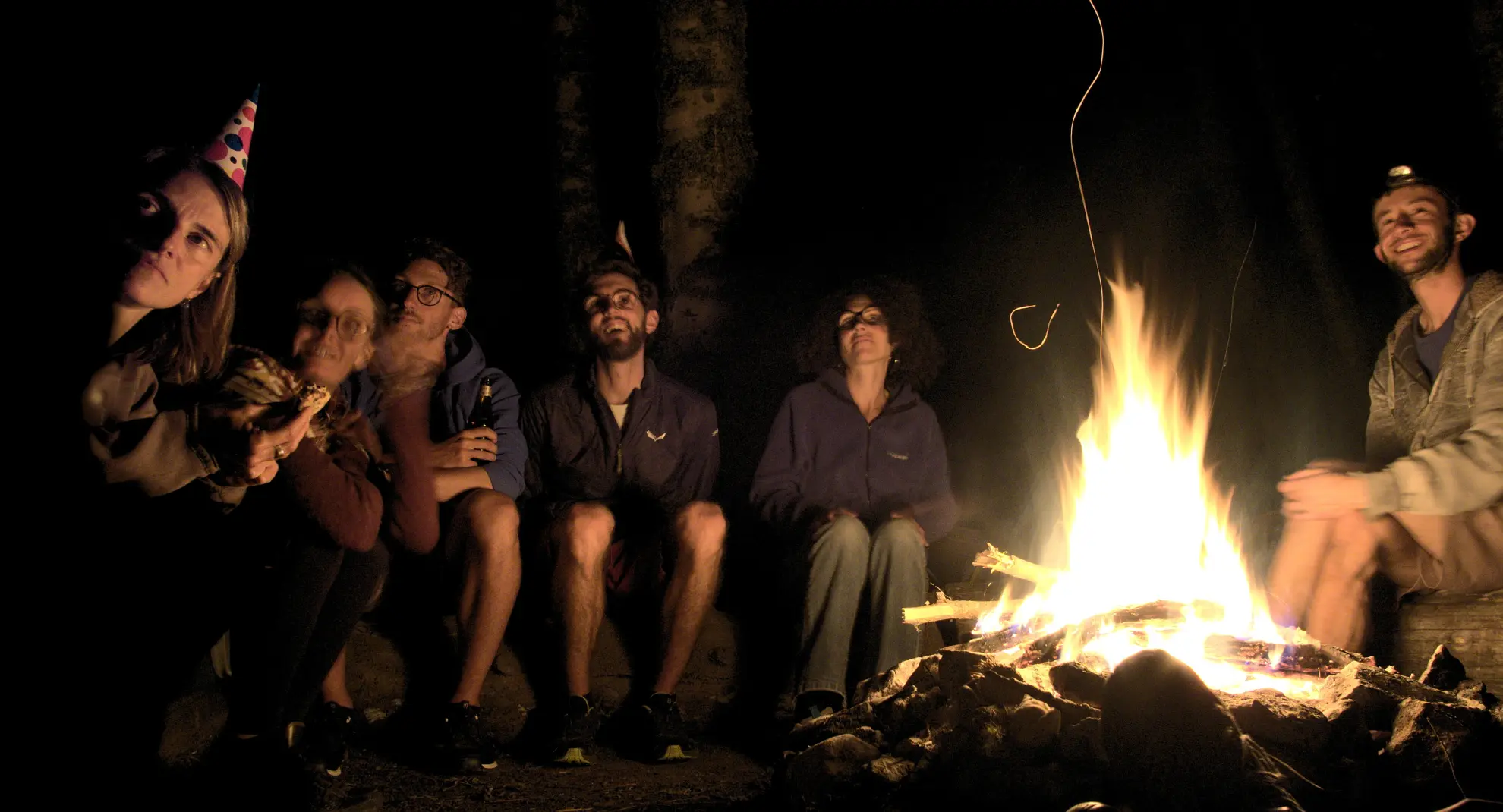 Fuoco di montagna al tramonto