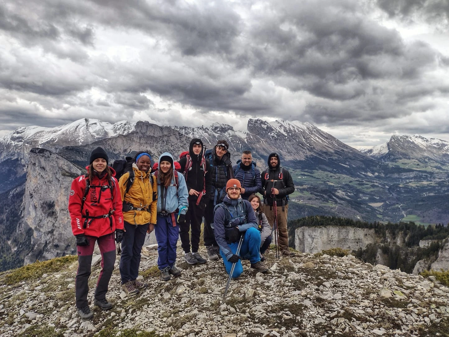 Un gruppo riunisce quasi sempre 2 o 3 livelli diversi: il ruolo dell'accompagnatore di media montagna è farli camminare insieme