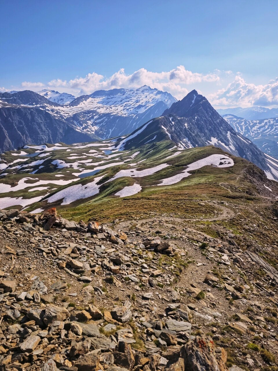 Il filo di cresta, di fronte alle Grandes Jorasses